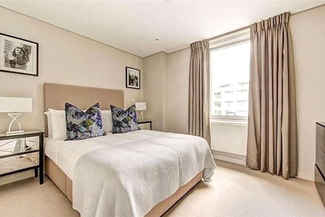 Flat to rent in Merchant Square East, London