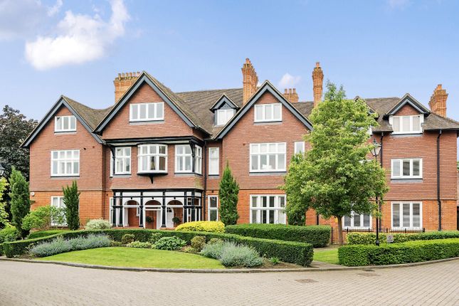 Thumbnail Flat for sale in Newton Park Place, Chislehurst, Kent