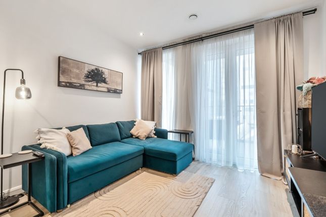 3 Cendal Crescent, Whitechapel photo 2