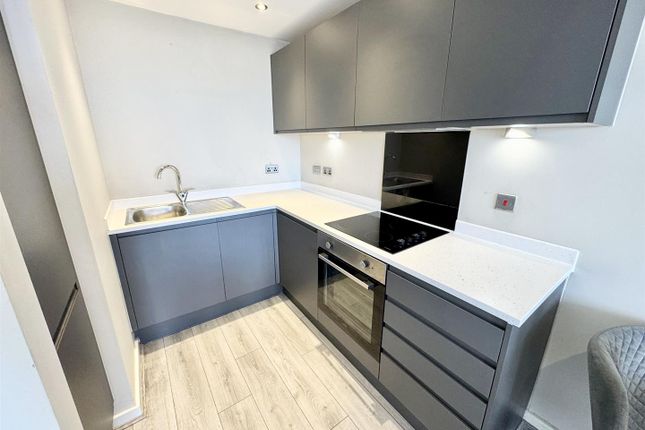 Apt 1209, 11, Park Central, Jesse Hartley Way, Liverpool photo 3
