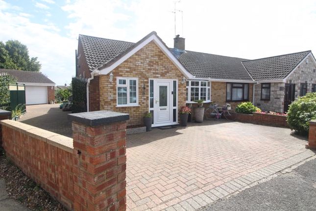 Semi-detached bungalow for sale in Monton Close, Luton