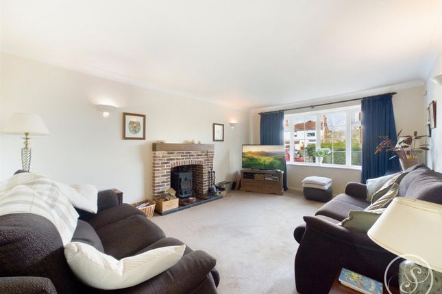 28, Rakehill Road, Scholes, Leeds photo 2
