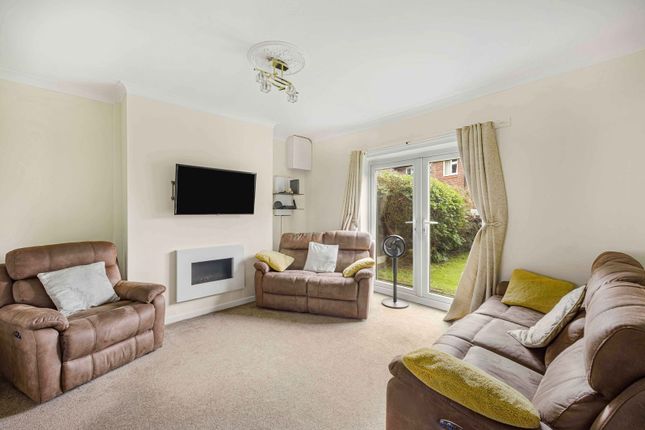 73, Derbyshire Avenue, Manchester photo 4