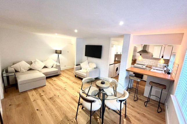 31, The Moorings, Surrey photo 4