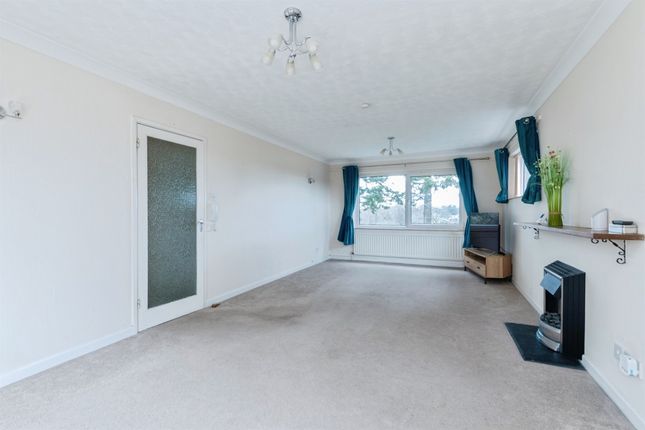 Flat 8, Byron Court, Library Road, Ferndown photo 4