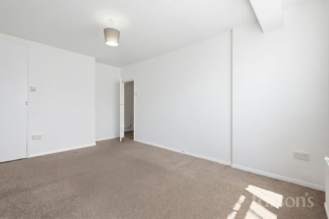 Whittington Road, Brentwood photo 3