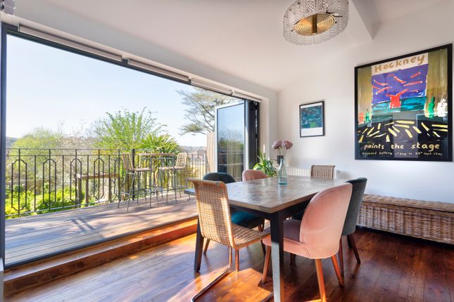 Diningontoterrace2