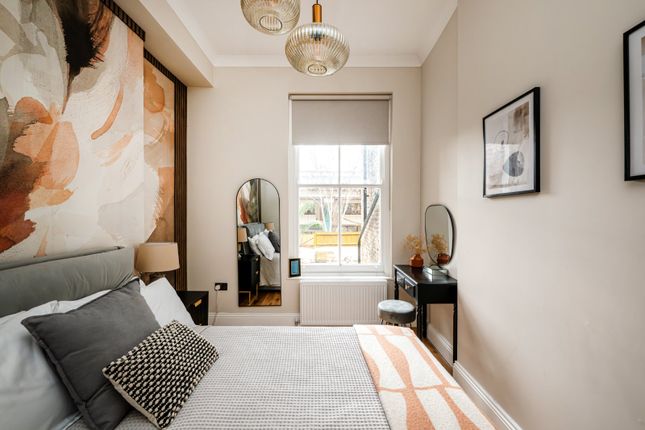 37, Cambridge Gardens, Labroke Grove photo 2