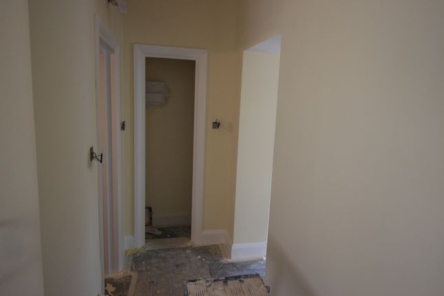 96, Oaks Road, Stanwell photo 2