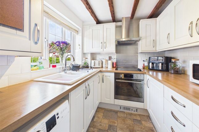 8, Bronte Close, Gloucestershire photo 2