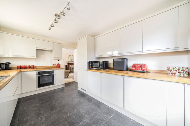 2, Abbots Way, Dorset photo 4