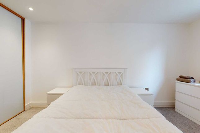 Flat for sale in Westferry Road, Canary Wharf