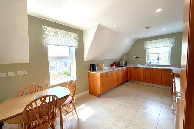 Flat 9, 5, Greenhill, Dorset photo 4