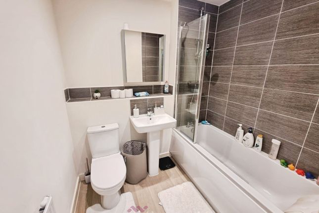 8, Foxglove Way, Doncaster photo 5