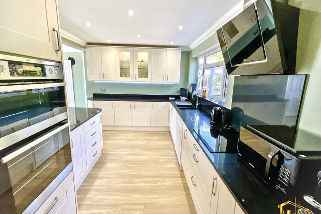 38, Cowdray Park Road, Bexhill-on-Sea photo 3