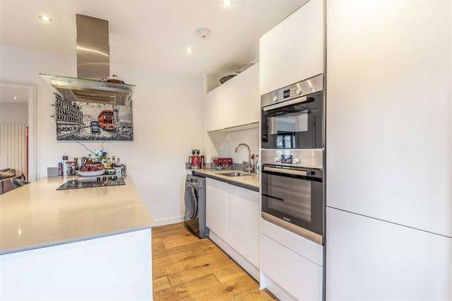 Flat 31, Damien Court, Damien Street, London photo 2