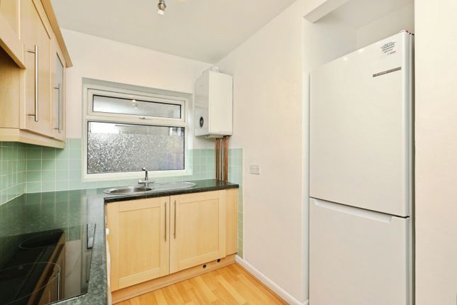 44, Crimicar Lane, Sheffield photo 4