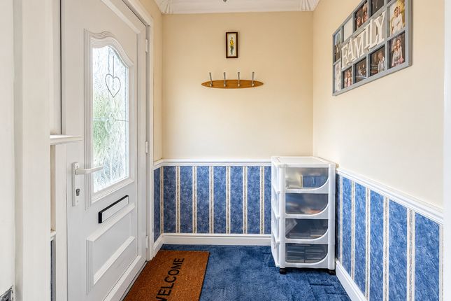 8, Shakespeare Avenue, Westcliff-on-sea photo 2
