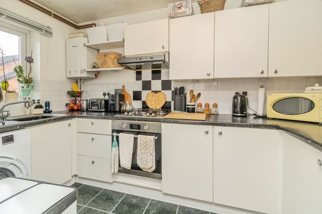7, Friary Gardens, Newport Pagnell photo 3