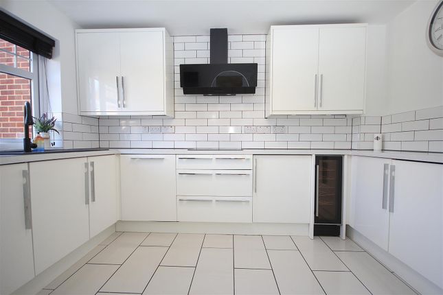20, Thyme Avenue, Fareham photo 4