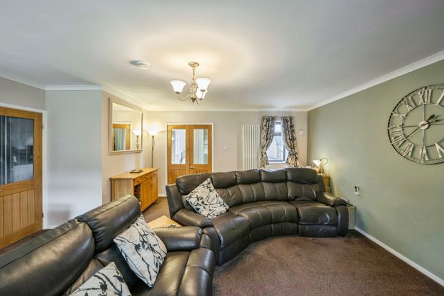 2, Cromwell Court, Doncaster photo 3