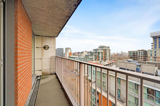 Flat 50, Coral Apartments, Royal Victoria Dock photo 4