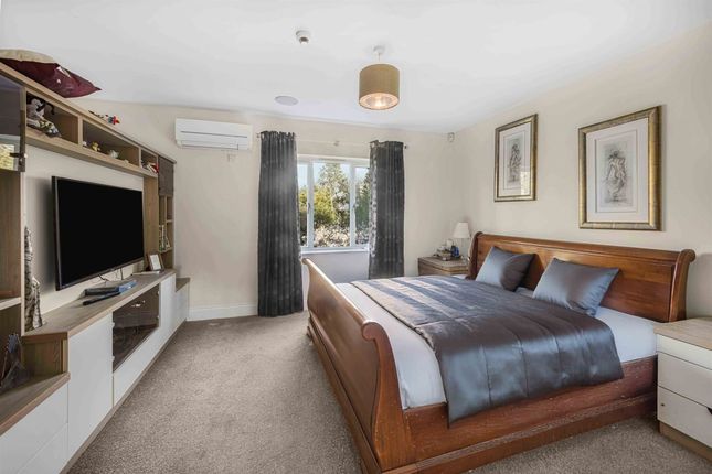 21 Whalley Road, Altrincham photo 3