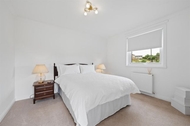 47, Greenburn Road, Fauldhouse photo 4