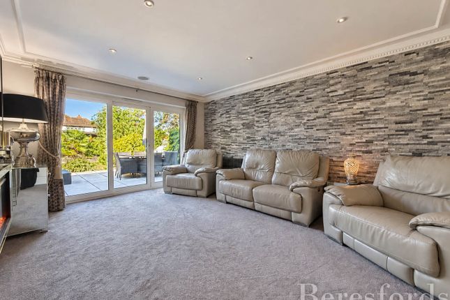 7, Great Nelmes Chase, Hornchurch photo 4