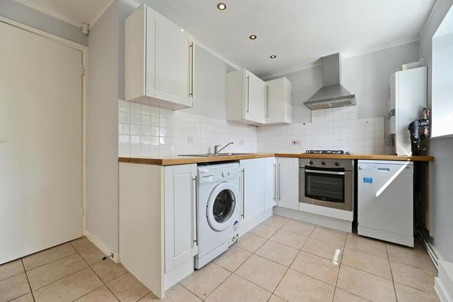 Flat 124, 4, Stubbs Drive, London photo 5