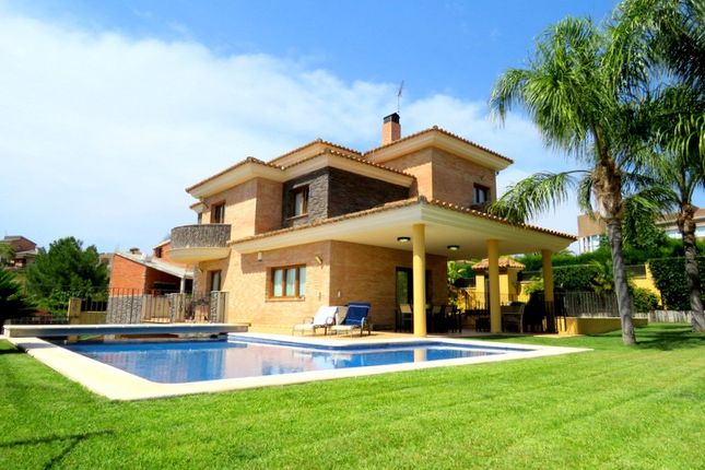 Villa for sale in L'eliana, Valencia, Spain