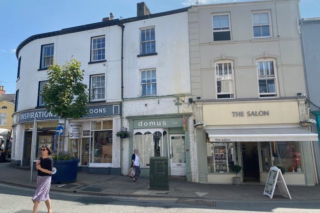 Retail premises to let in 32 King Street, Ulverston, Cumbria