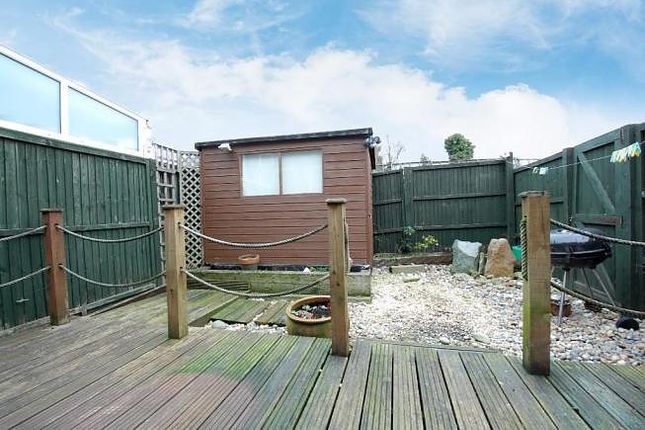 24, Berners Close, Berkshire photo 4