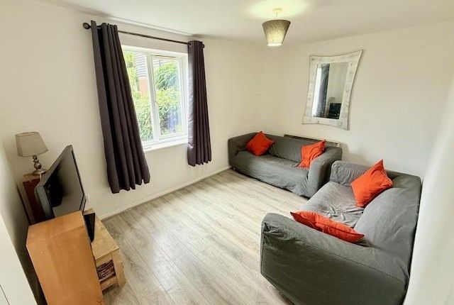 31, Mandeville Court, London photo 3