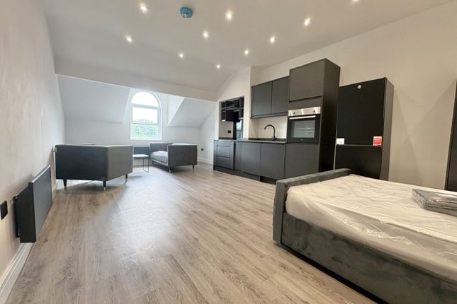 Flat 3, 352-354, Kirkstall Road, Leeds photo 3