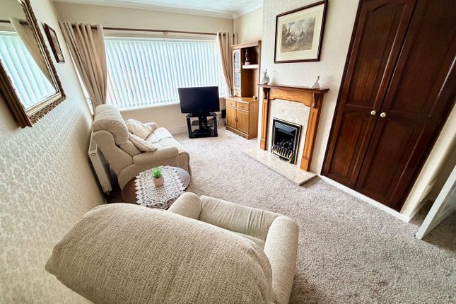 34, Renton Grove, Wolverhampton photo 4