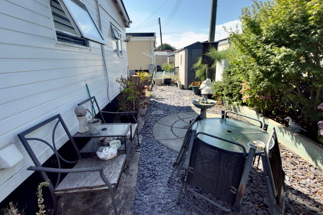 44, Hutton Park, Weston-super-Mare photo 3