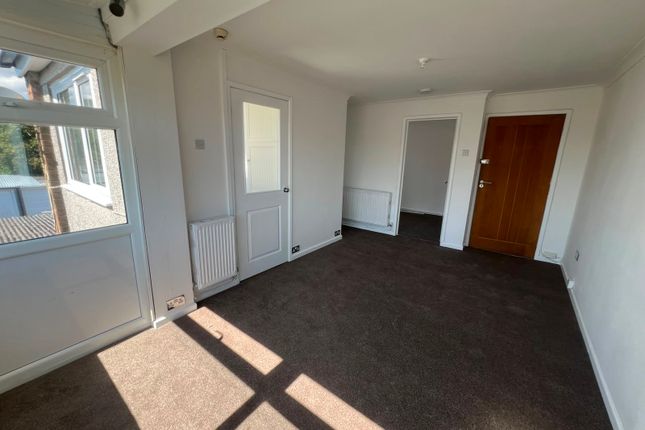 5B, Uppercliff Close, PENARTH photo 3
