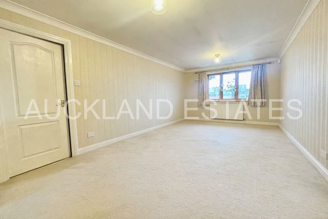 6, Weston Close, Potters Bar photo 2