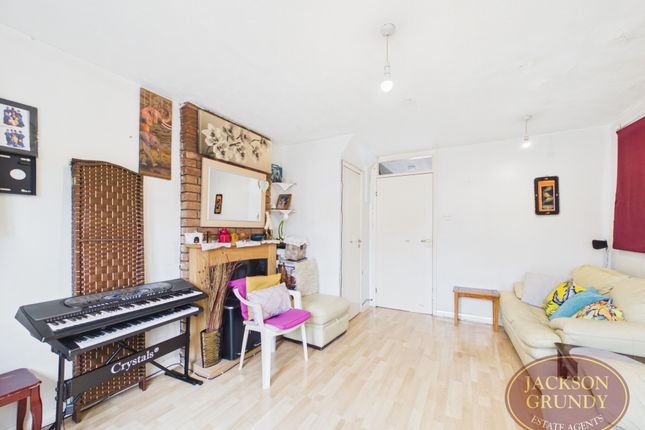 2, Keyham Court, Northampton photo 3