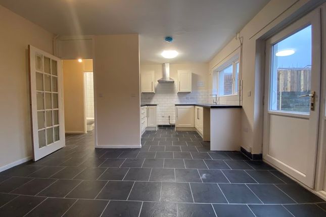 31, Graham Court, Caerphilly photo 3