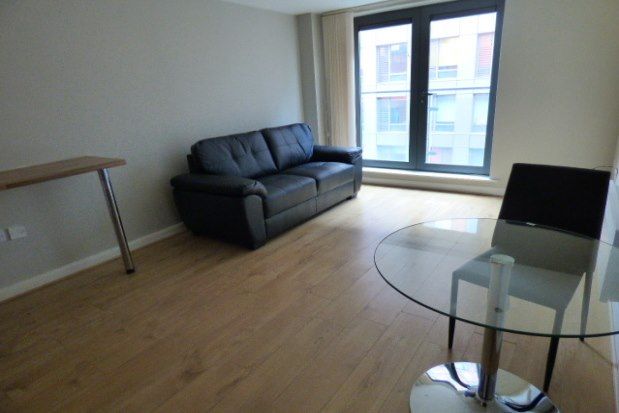 Flat to rent in City Gate East, Liverpool