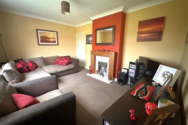 19, Chestnut Grove, Kidderminster photo 2