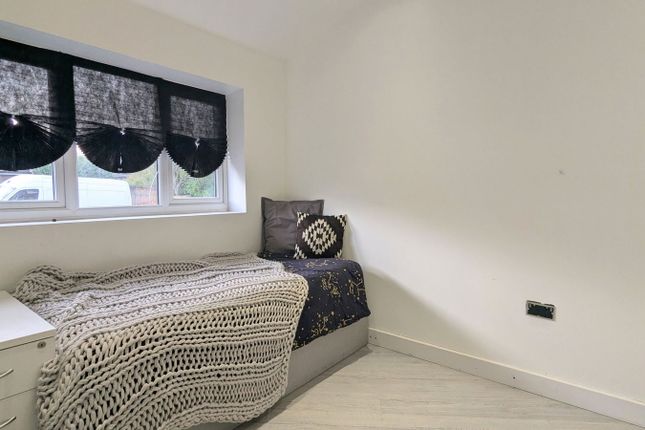 9, Denholme, Upholland photo 3