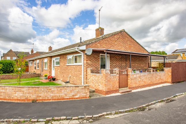 Semi-detached bungalow for sale in Oakfield Road, Carterton, Oxfordshire