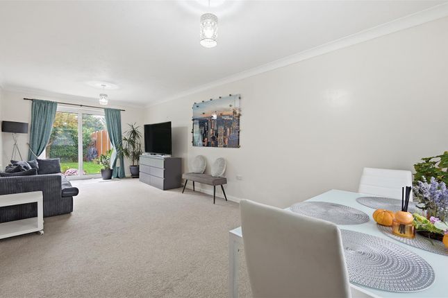 4, Scrub Rise, Billericay photo 4