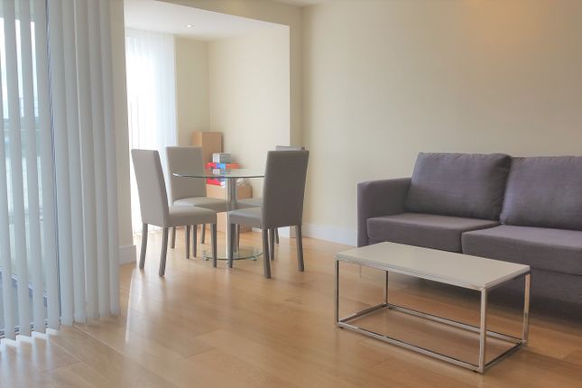 Flat for sale in Wapping Riverside, 136-140 Wapping High St, London