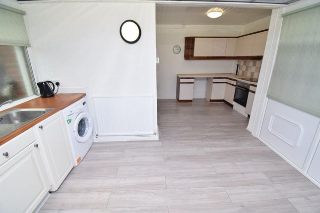 70, Melbourne Road, Wakefield photo 5
