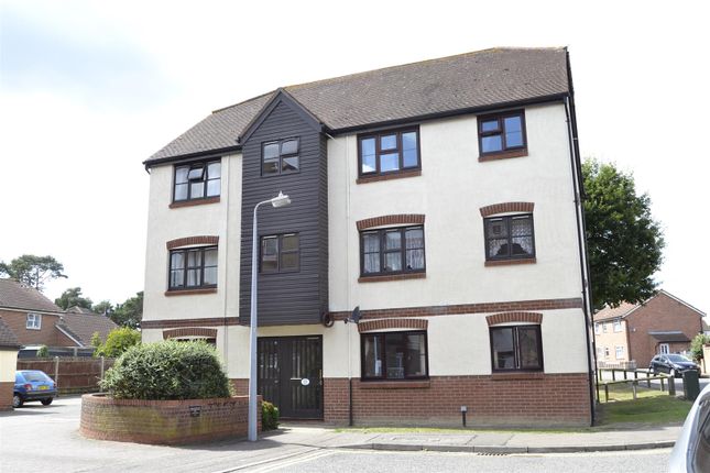 California Close Highwoods Colchester Co4 2 Bedroom Flat