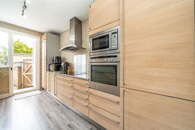 17, Park View Road, London photo 3